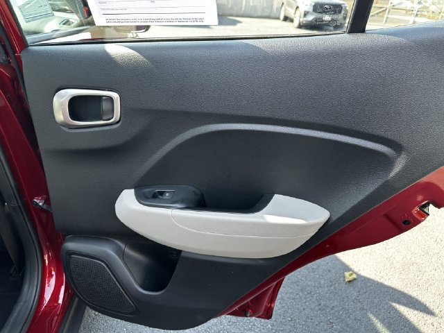 Used 2023 Hyundai Venue SEL FWD image 38