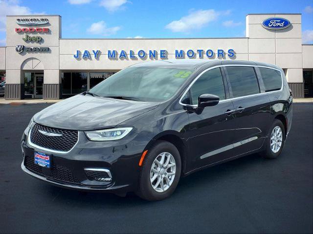 Used 2025 Chrysler Pacifica Select FWD image 6