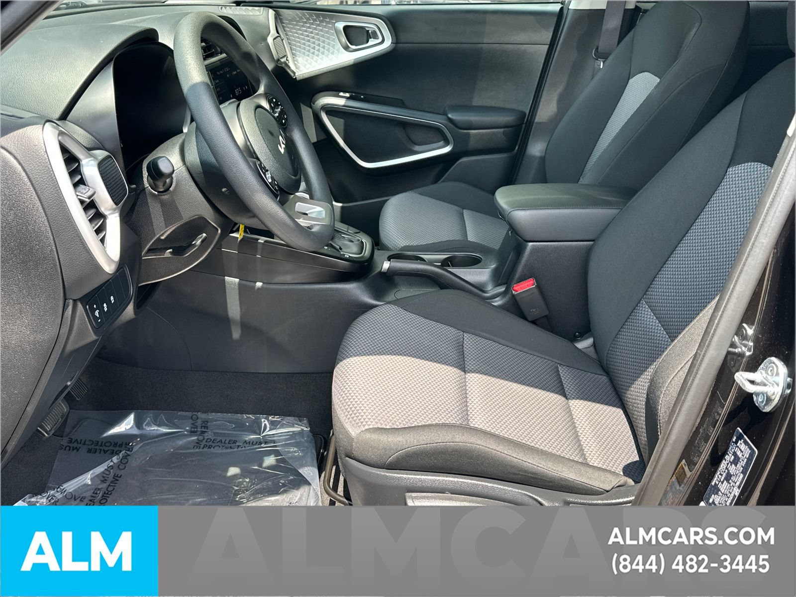 Used 2025 Kia Soul LX w/ LX Technology Package FWD image 10