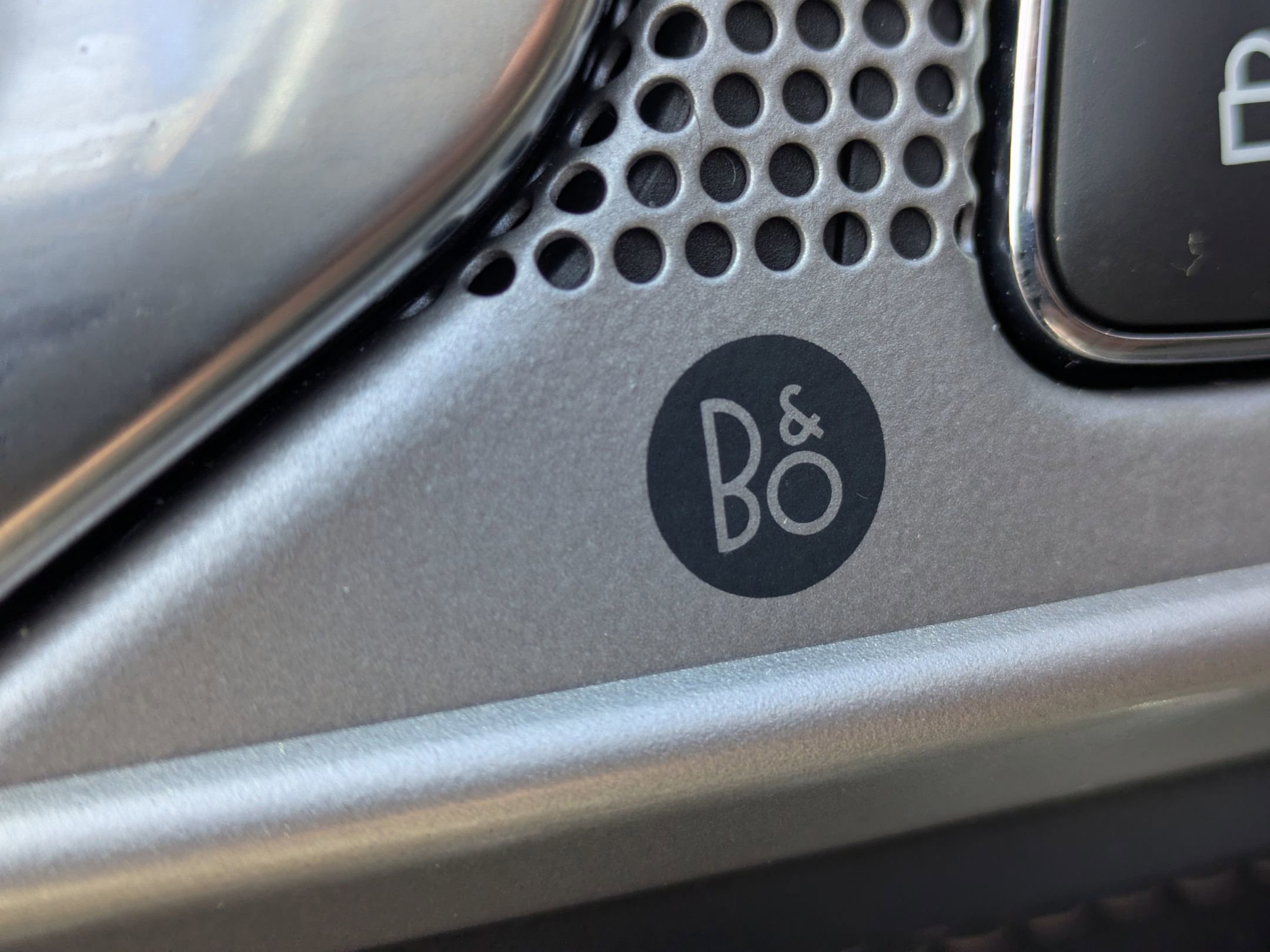 Certified 2022 Ford Explorer Limited w/ Equipment Group 301A image 12