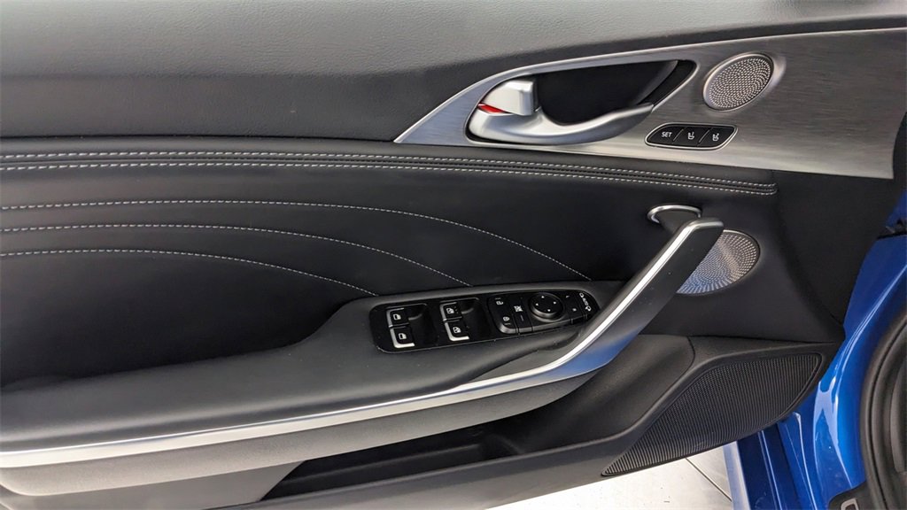 Used 2023 Kia Stinger GT2 image 26