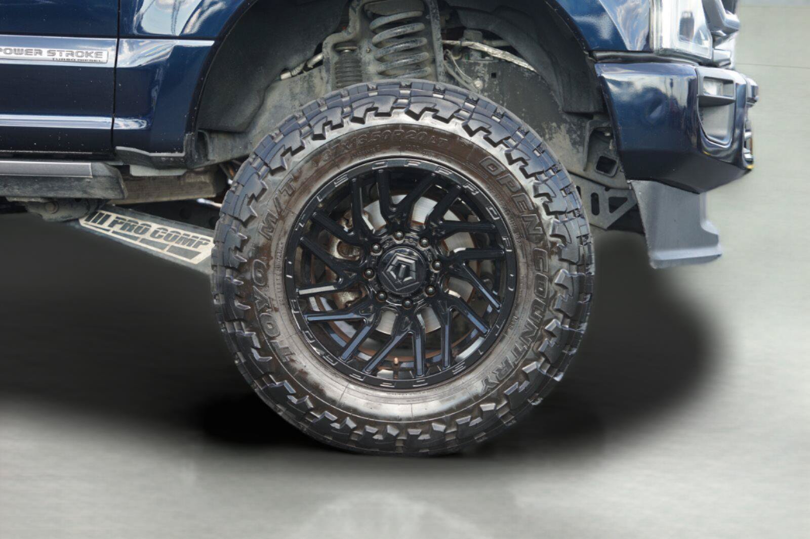 Certified 2022 Ford F250 Platinum w/ FX4 Off-Road Package AWD/4WD image 4