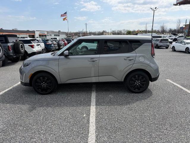 Used 2025 Kia Soul LX image 2