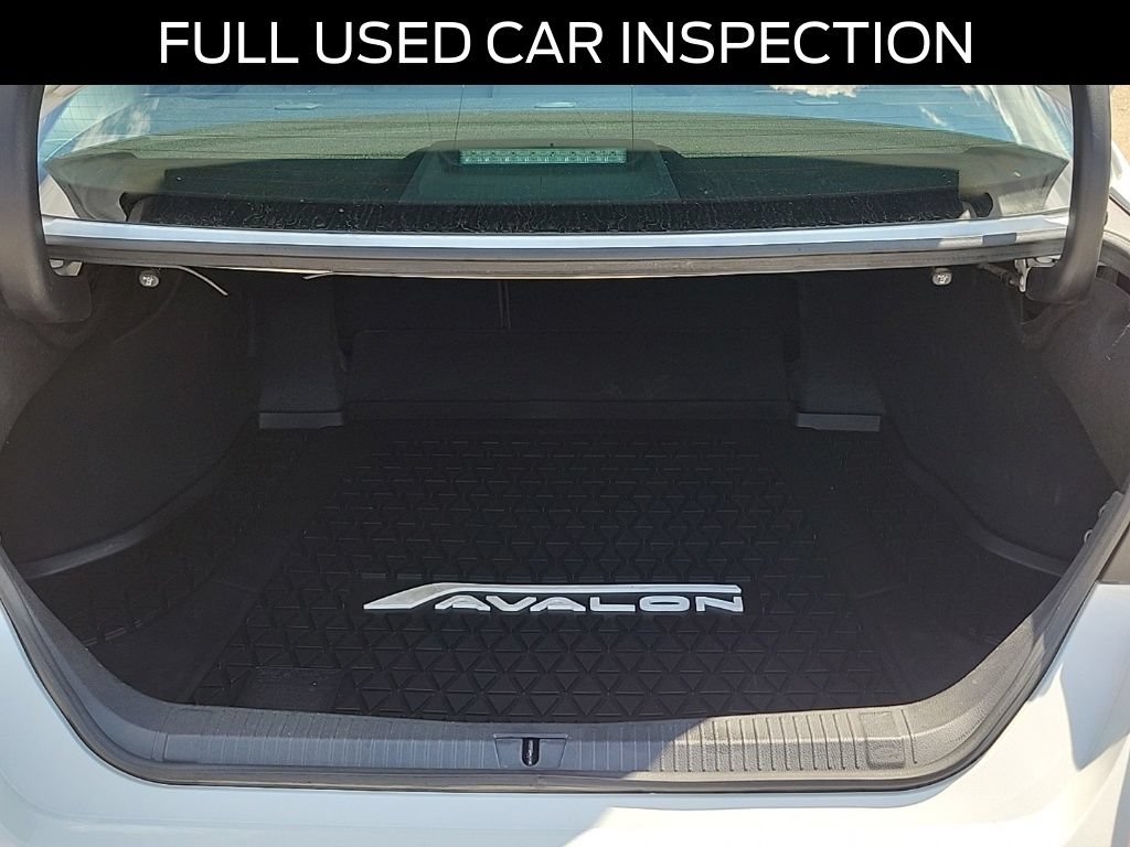Used 2019 Toyota Avalon XLE w/ Moonroof Package FWD image 6