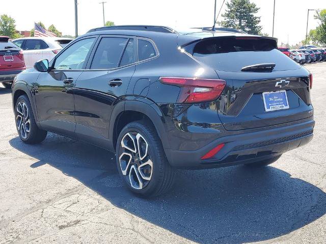 Used 2025 Chevrolet Trax RS FWD image 3
