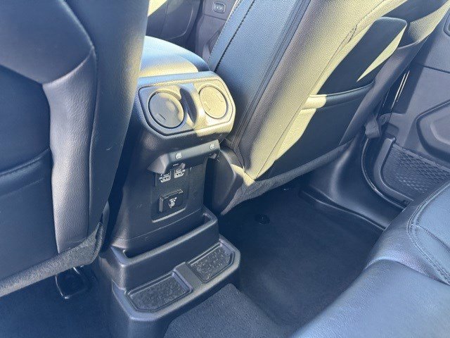 Used 2023 Jeep Wrangler Unlimited Sahara image 27