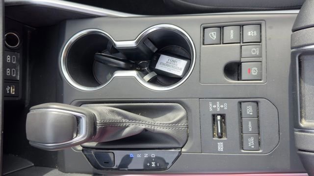 Used 2024 Toyota Highlander LE image 17