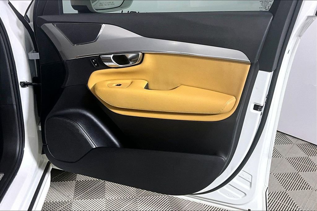 Used 2018 Volvo XC90 T5 Momentum w/ Convenience Package AWD/4WD image 19