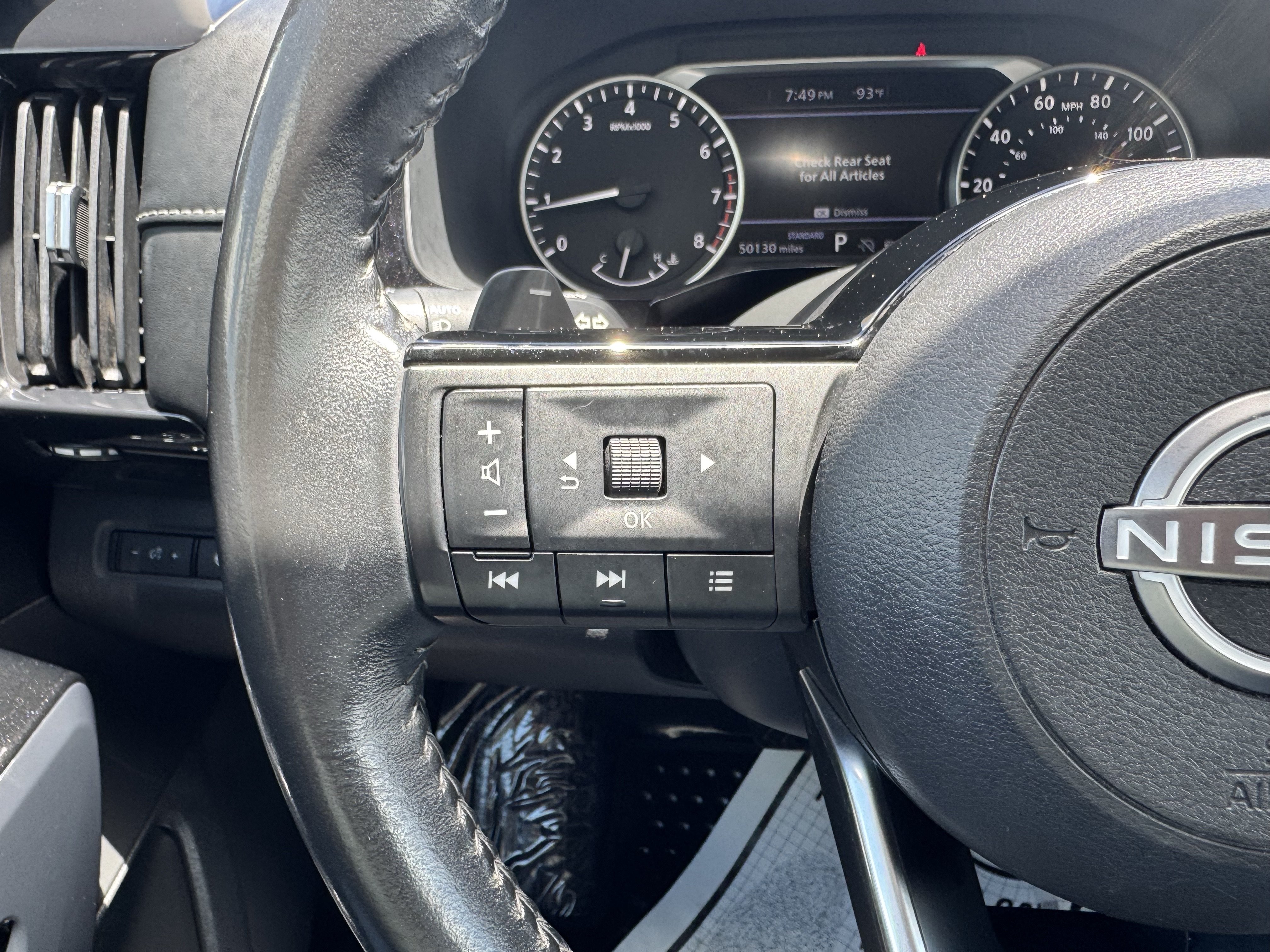 Used 2022 Nissan Pathfinder SV FWD image 9