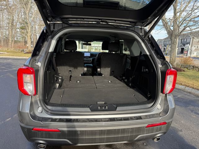 Certified 2022 Ford Explorer XLT w/ Equipment Group 202A image 11