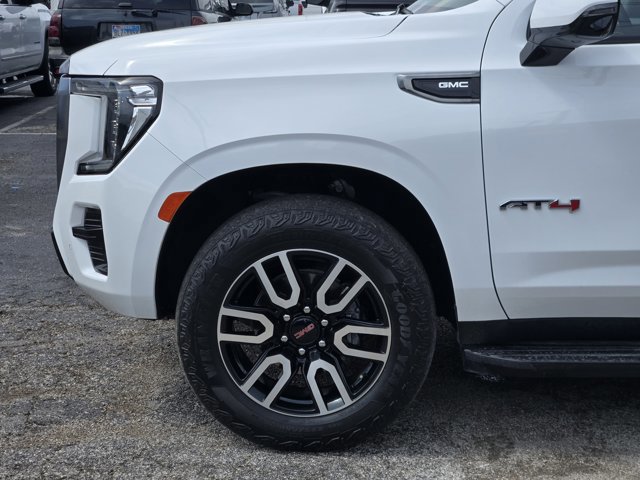 Used 2024 GMC Yukon AT4 w/ Technology Package AWD/4WD image 9
