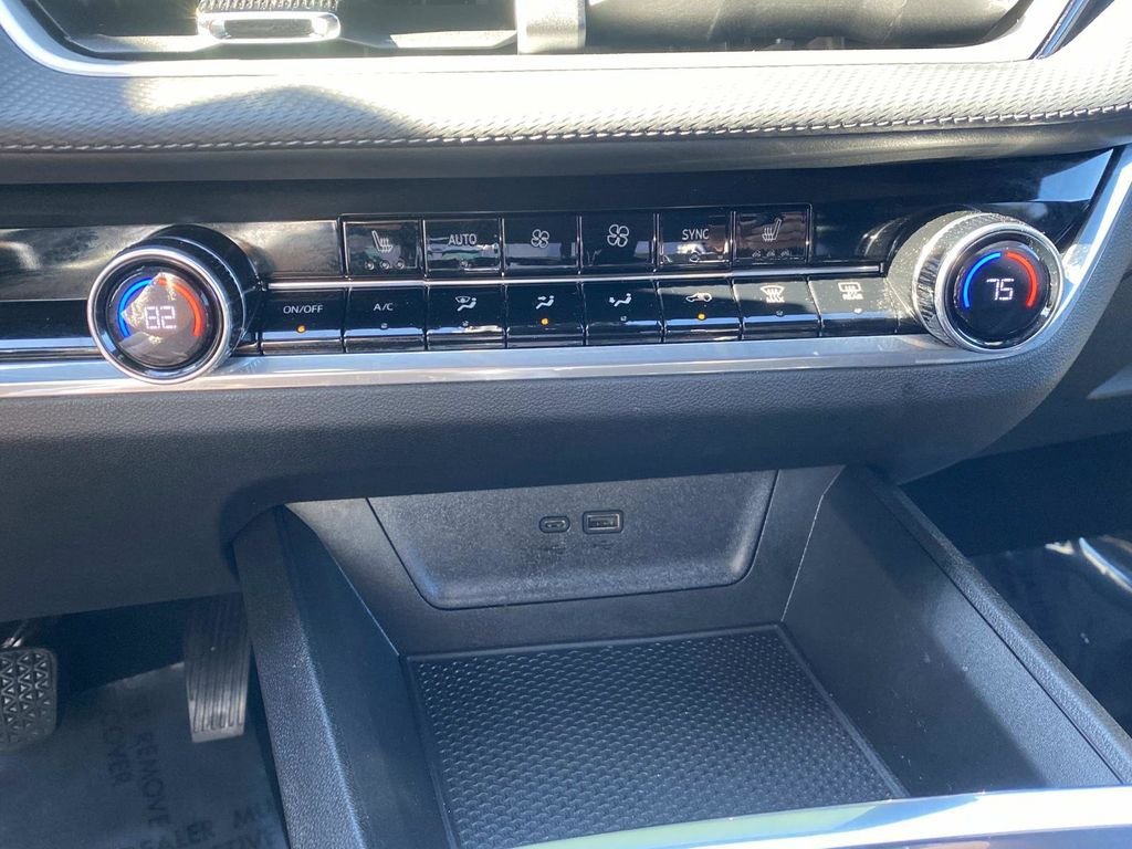 Used 2025 Chevrolet Equinox LT w/ Convenience Package II FWD image 25