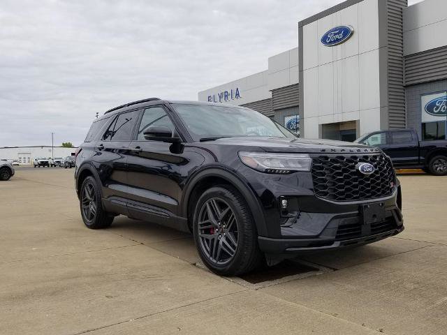 Certified 2025 Ford Explorer ST AWD/4WD image 9
