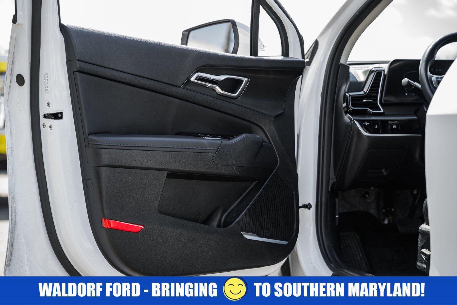 Used 2025 Kia Sportage EX FWD image 35