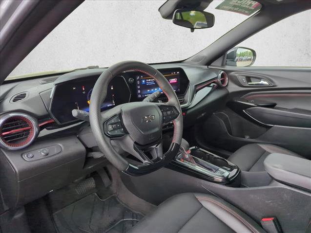 Used 2025 Chevrolet Trax RS w/ Driver Confidence Package FWD image 9