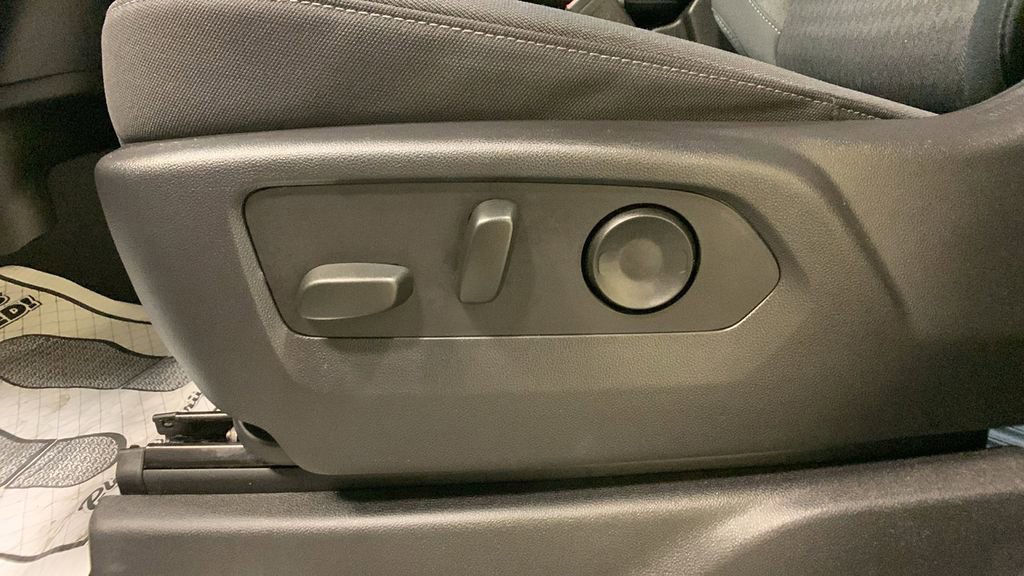 Used 2023 Chevrolet Silverado 1500 LT image 31