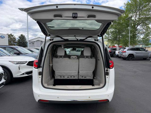 Used 2021 Chrysler Pacifica Limited w/ Premium & Safety Sphere Group AWD/4WD image 9