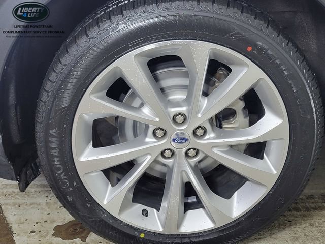 Certified 2022 Ford Explorer Platinum w/ Equipment Group 601A AWD/4WD image 9