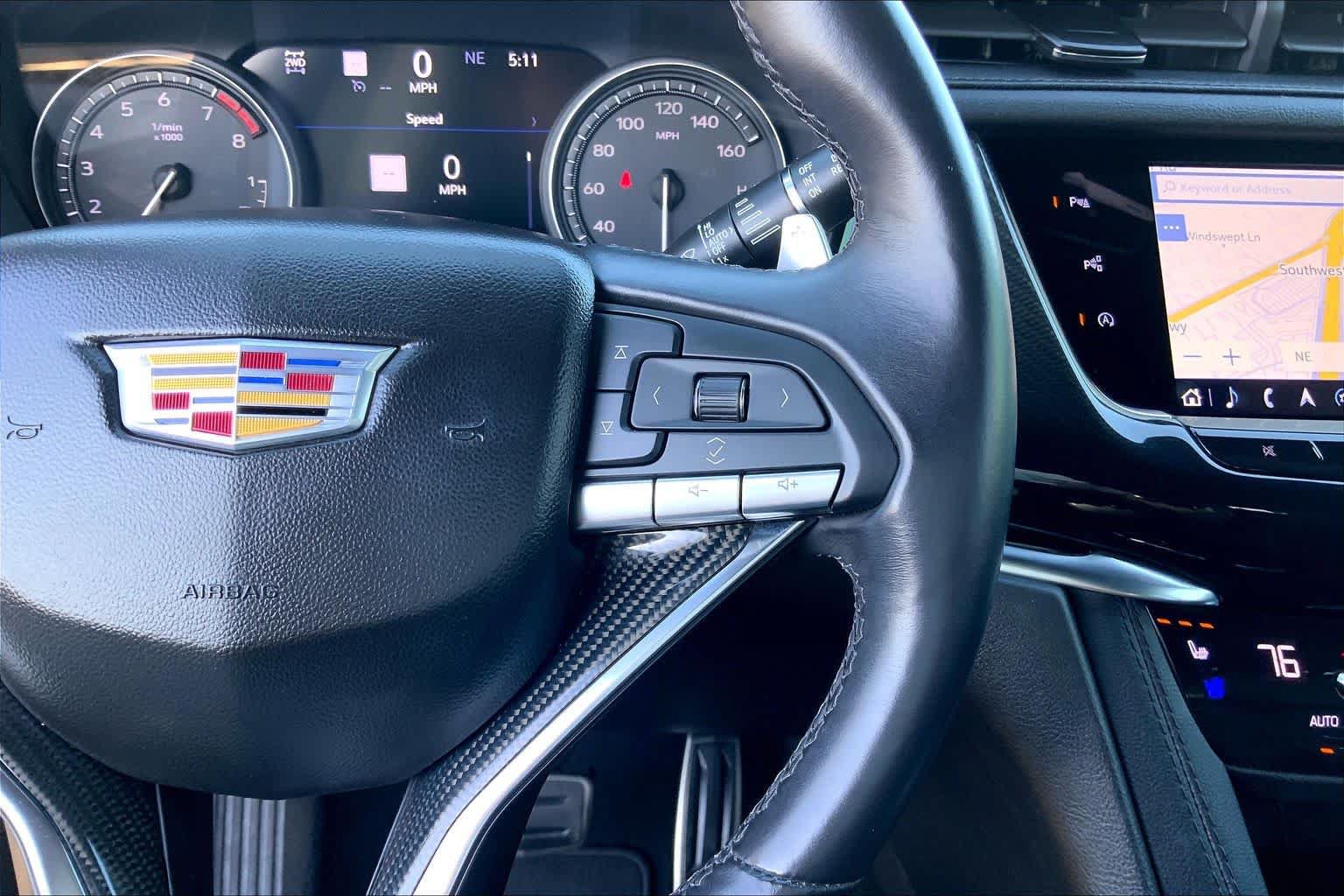 Used 2024 Cadillac XT6 Sport w/ Technology Package AWD/4WD image 25