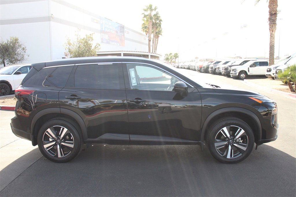 Used 2025 Nissan Rogue SL image 10