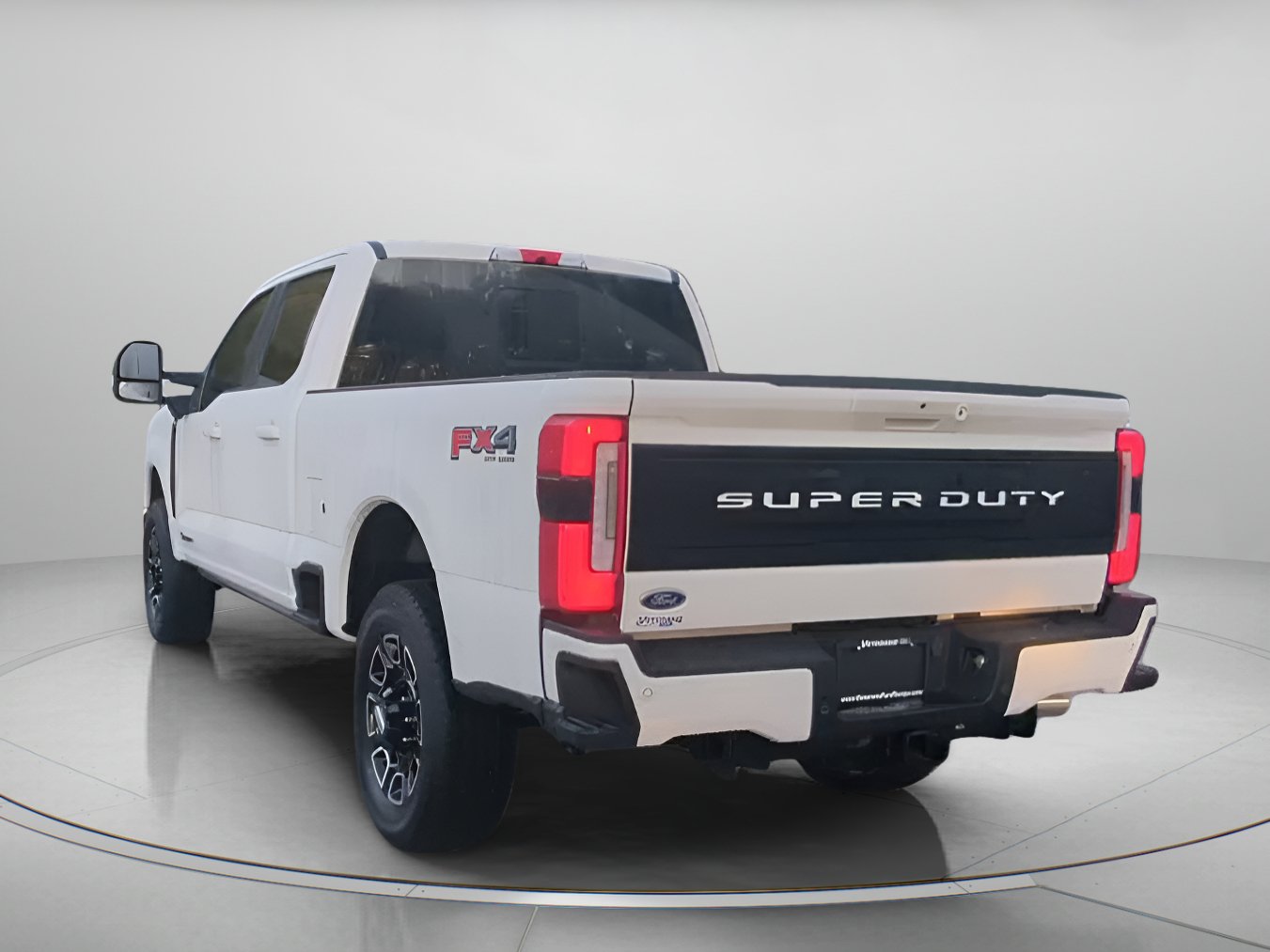 Certified 2025 Ford F250 Platinum w/ FX4 Off-Road Package AWD/4WD image 23