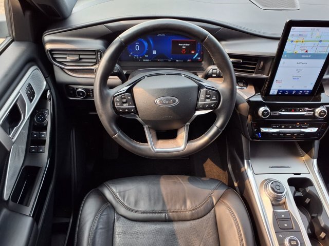 Certified 2023 Ford Explorer Platinum w/ Technology Package AWD/4WD image 6
