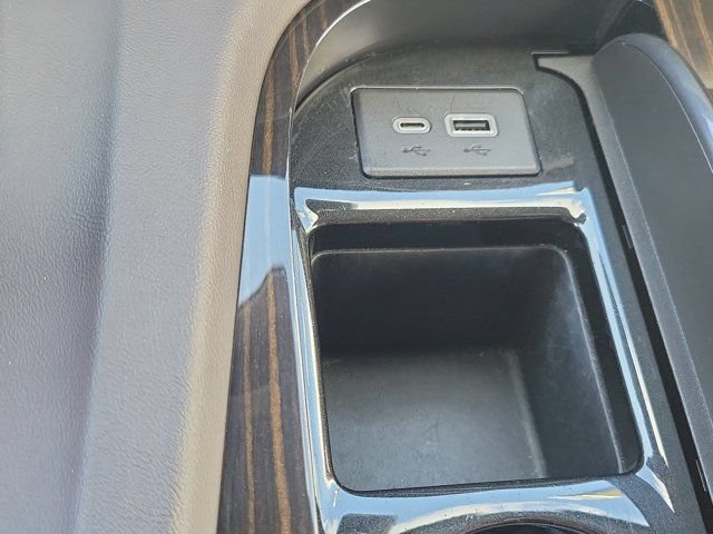 Used 2023 Cadillac Escalade Premium Luxury w/ LPO, Radiant Package AWD/4WD image 35