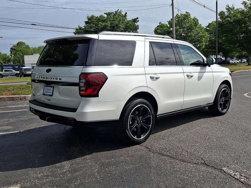 Certified 2024 Ford Expedition Limited AWD/4WD image 9