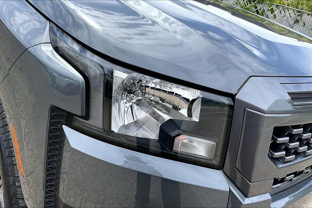 Used 2025 Nissan Frontier SV RWD image 30