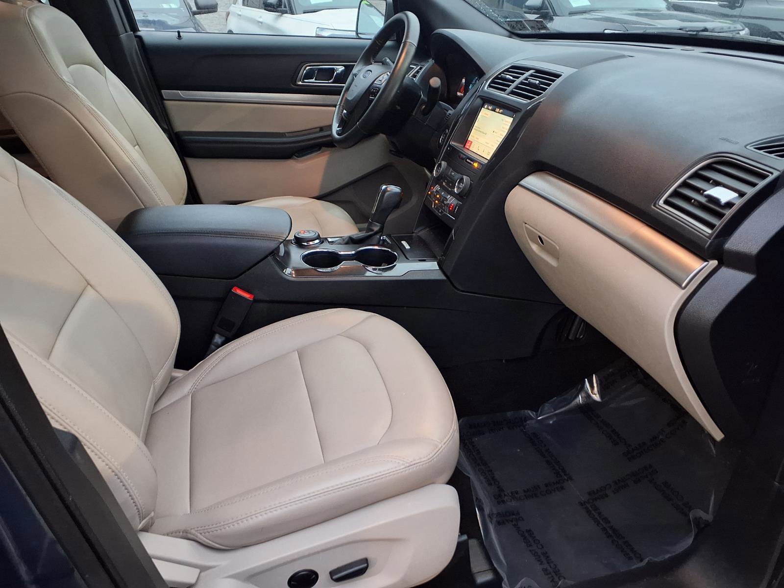 Certified 2019 Ford Explorer XLT w/ Equipment Group 202A image 11