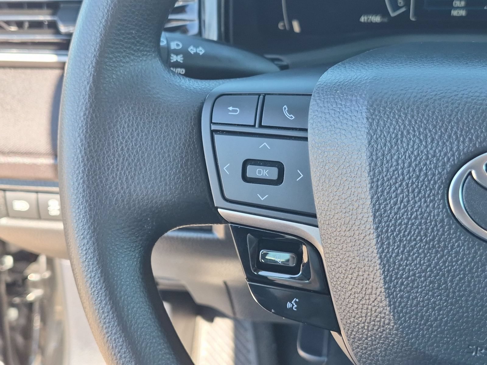 Used 2025 Toyota Camry LE FWD image 19