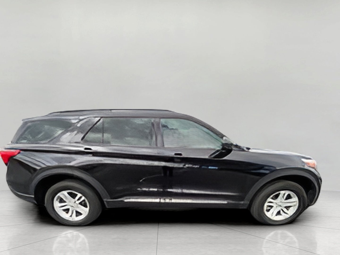 Certified 2024 Ford Explorer XLT w/ Equipment Group 202A AWD/4WD image 16