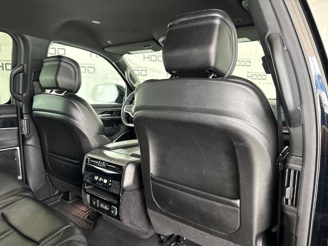 Used 2024 Jeep Wagoneer Series II w/ Flexible Seating Group RWD image 12