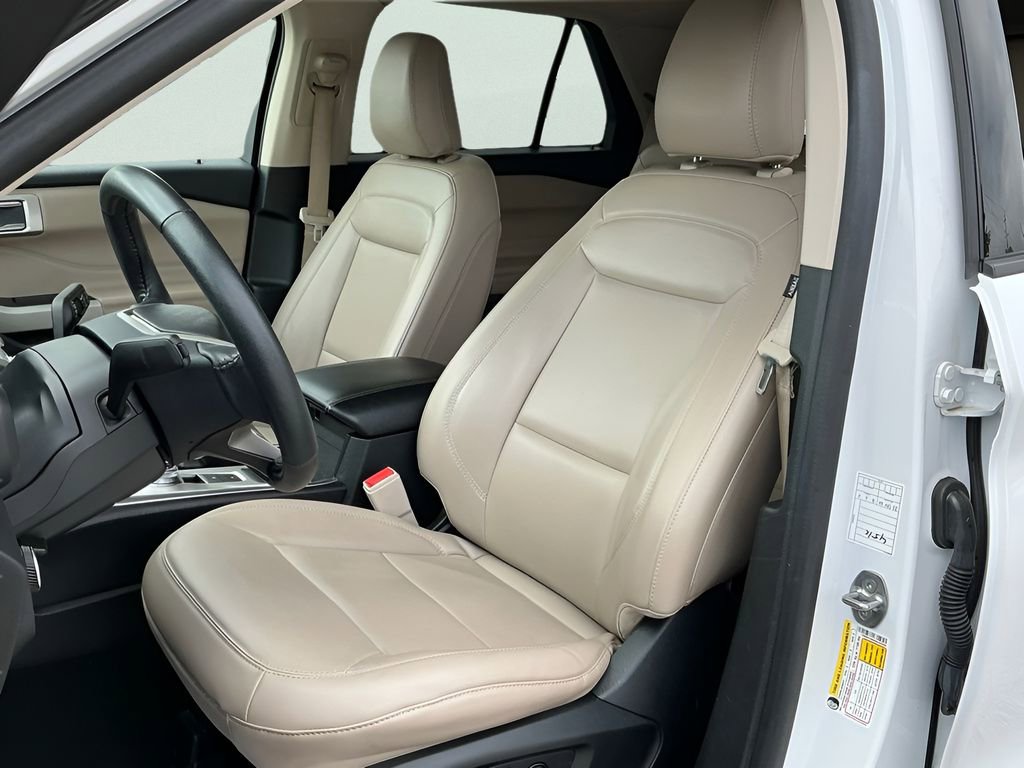 Certified 2024 Ford Explorer XLT w/ Equipment Group 202A RWD image 26