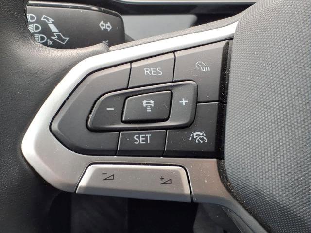 Used 2025 Volkswagen Jetta SE FWD image 23