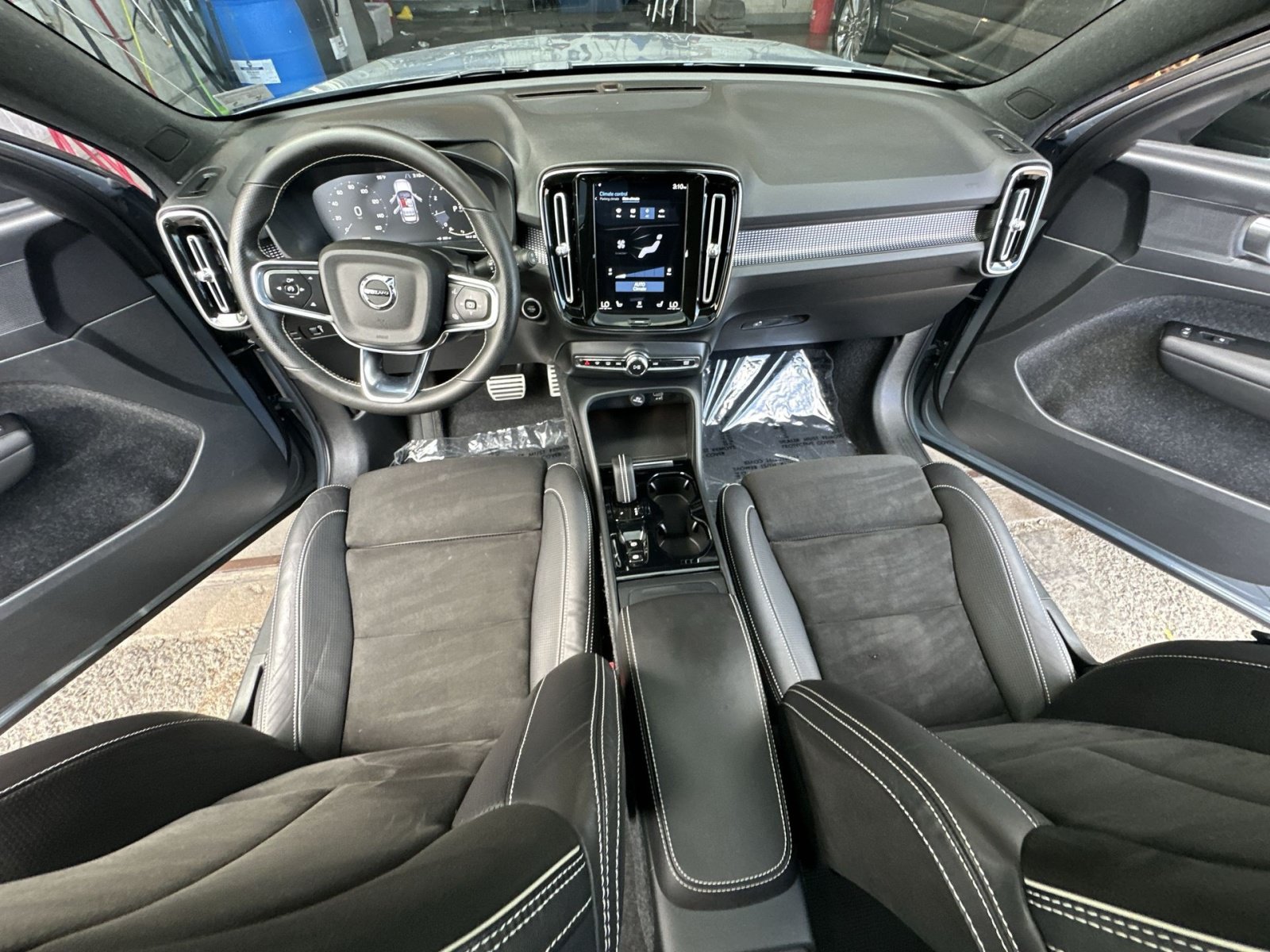 Used 2021 Volvo XC40 T5 R-Design AWD/4WD image 30
