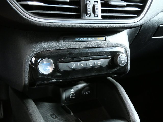 Certified 2025 Ford Escape Platinum AWD/4WD image 18