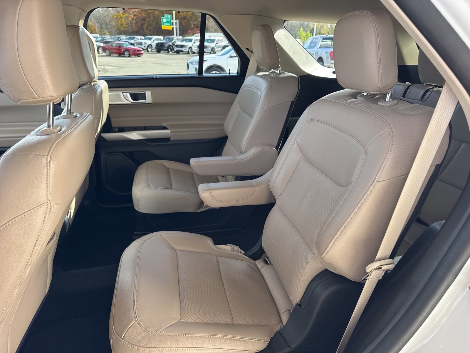 Certified 2022 Ford Explorer Limited w/ Limited Technology Package image 39