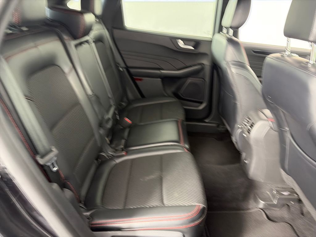Certified 2025 Ford Escape ST-Line Select AWD/4WD image 27