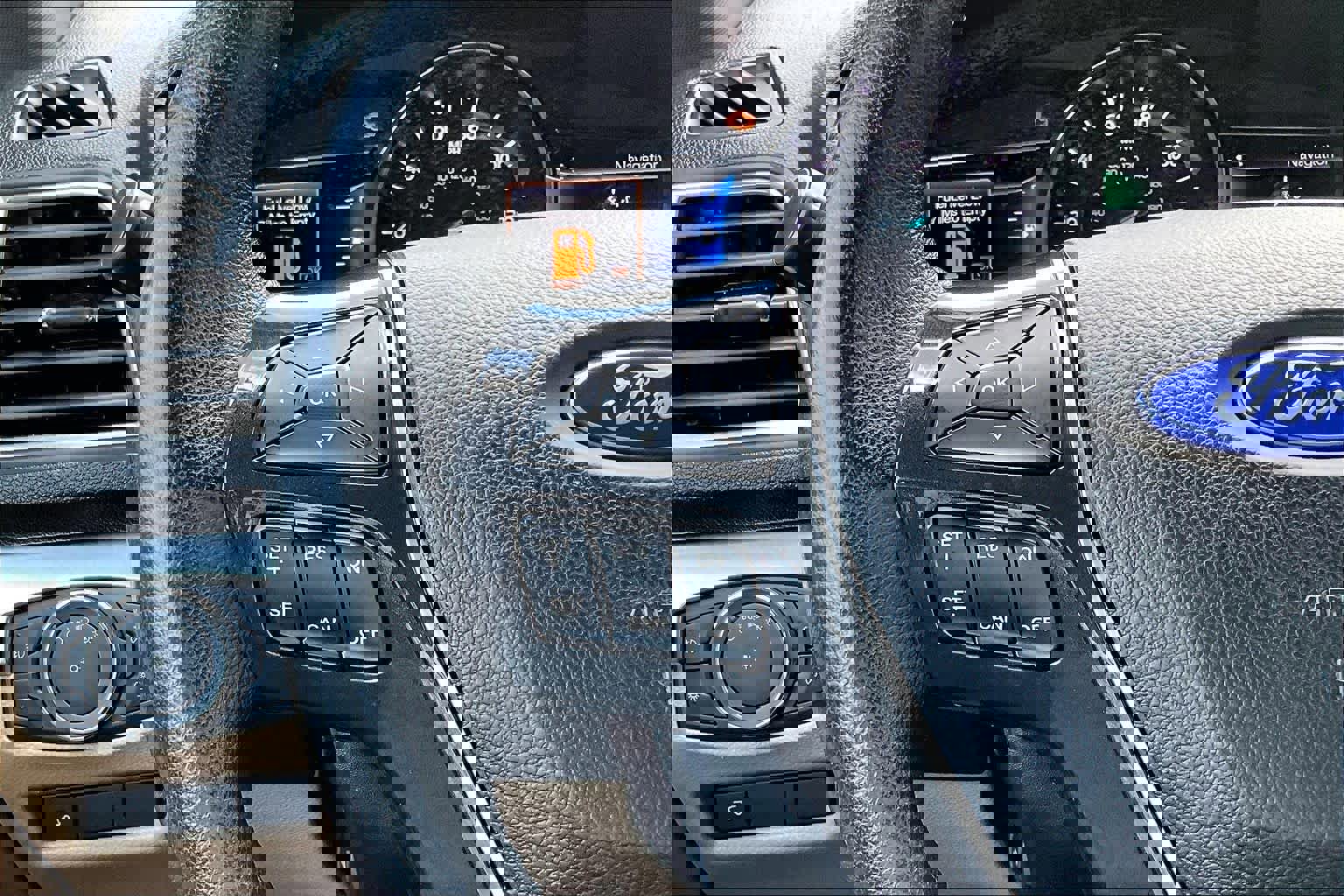 Certified 2017 Ford Explorer Limited image 24