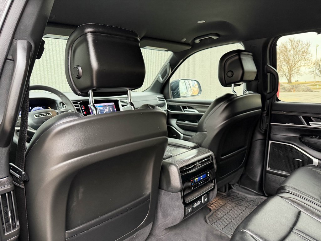 Used 2023 Jeep Wagoneer Series III w/ Convenience Group I image 17