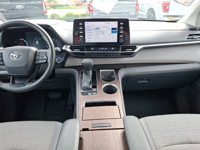 Used 2022 Toyota Sienna LE FWD image 21
