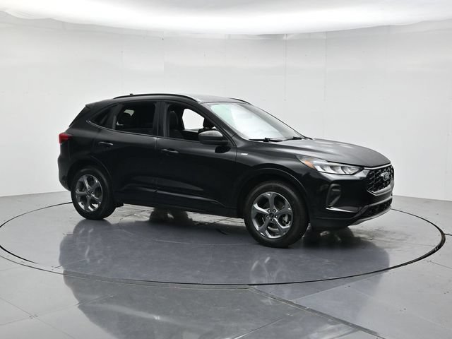 Certified 2024 Ford Escape ST-Line w/ Tech Pack #1 AWD/4WD image 3