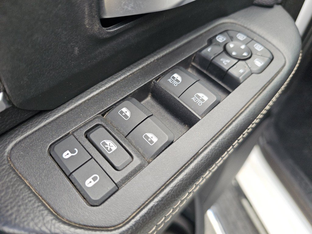 Used 2025 RAM 2500 Big Horn AWD/4WD image 30