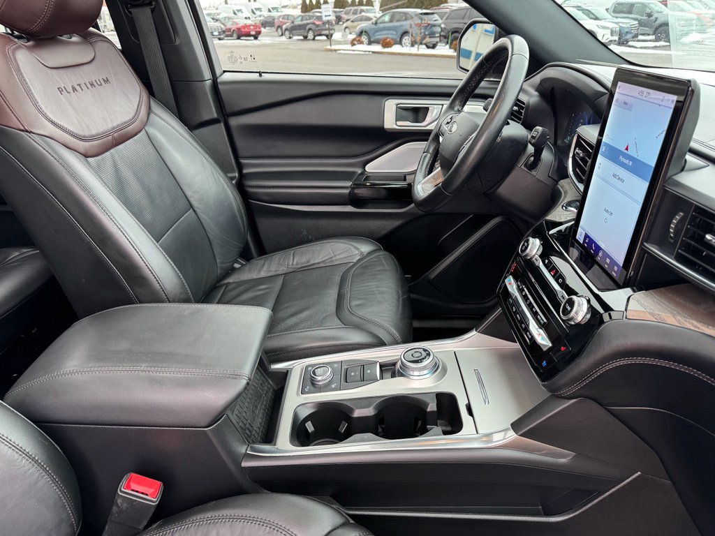 Certified 2022 Ford Explorer Platinum w/ Equipment Group 601A AWD/4WD image 18