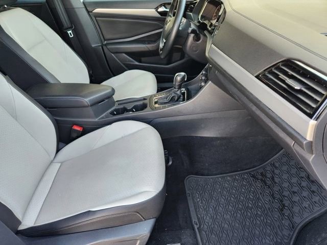 Used 2020 Volkswagen Jetta R-Line w/ R-Line Cold Weather Package image 13