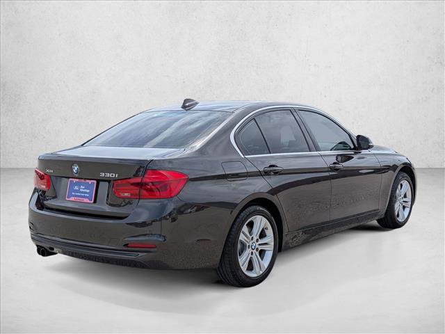 Used 2017 BMW 330i xDrive Sedan AWD/4WD image 5