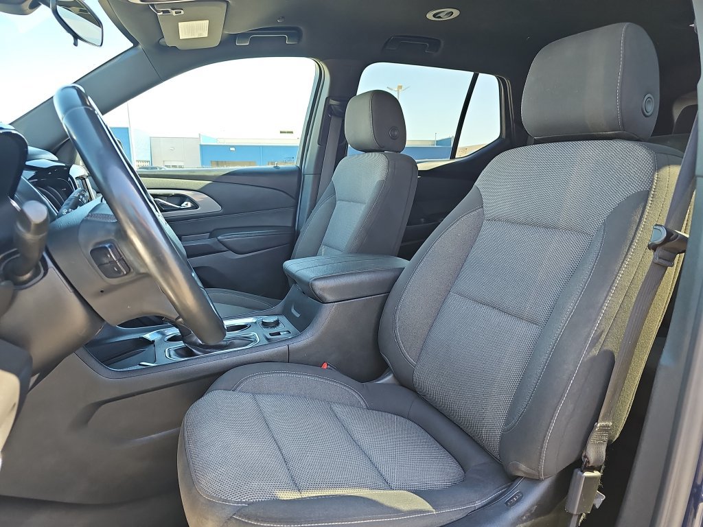 Used 2023 Chevrolet Traverse LT FWD image 14