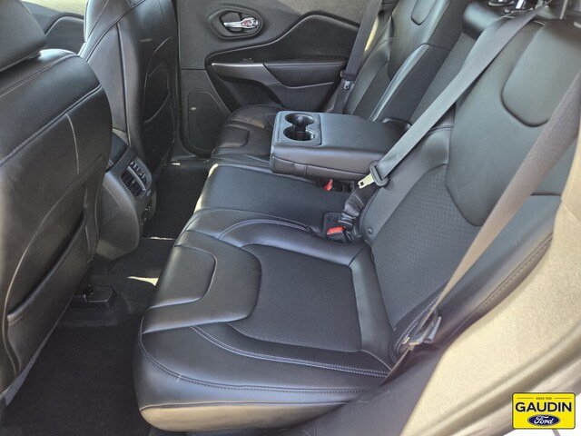 Used 2019 Jeep Cherokee Latitude Plus w/ Comfort/Convenience Group AWD/4WD image 12