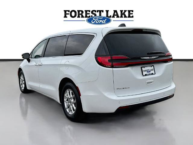 Used 2025 Chrysler Pacifica Select FWD image 5